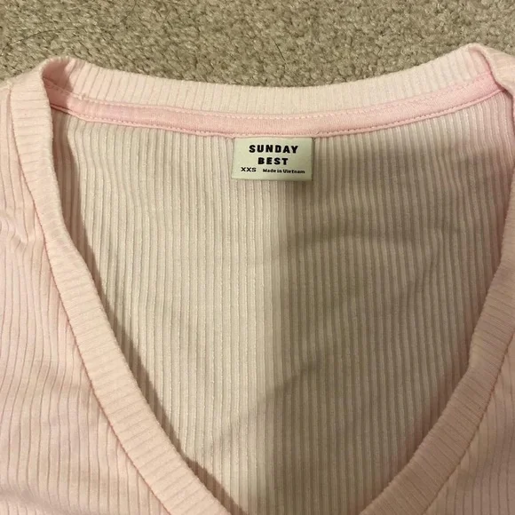 Sunday Best Rey Tee - Picture 4 of 5